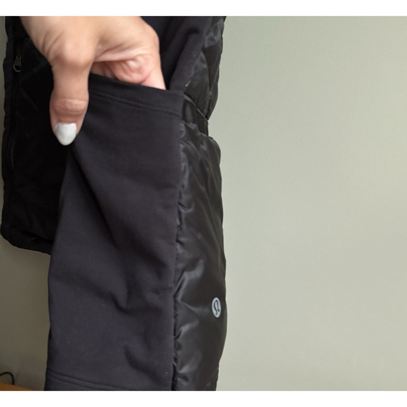 Lululemon Size 10 Down For A Run Quilted Puffer Vest Goose Down Black Full Zip - Picture 5 of 11